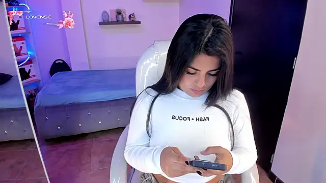 Catalinaa martinez online show from December 13, 8:26 pm