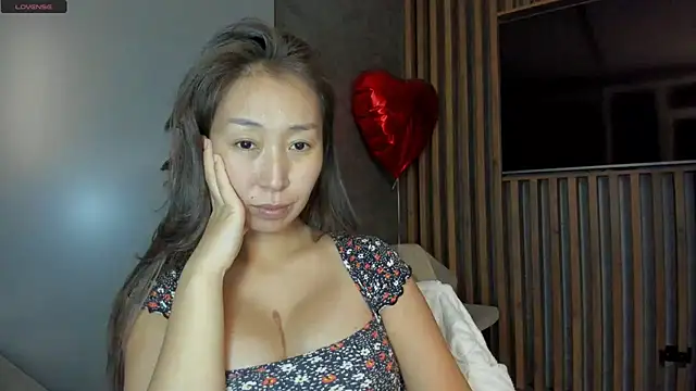 Kimmy sunn online show from March 22, 5:49 pm