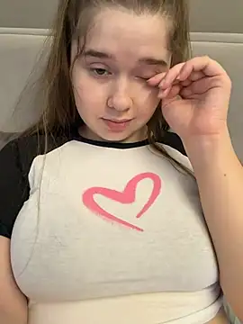 Snapshot of HornyGirlH chatting on July 21, 10:50 am HornyGirlH online show from July 21, 10:50 am