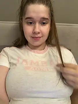 Snapshot of HornyGirlH chatting on August 1, 11:58 pm HornyGirlH online show from August 1, 11:58 pm