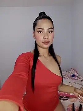 iamemmablake online show from April 12, 12:26 am