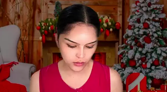 Snapshot of ellestellar chatting on December 14, 1:06 am ellestellar online show from December 14, 1:06 am
