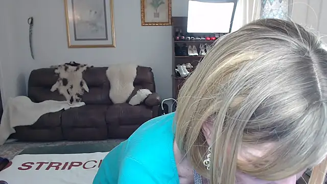 SindeeDix online show from October 22, 7:13 pm