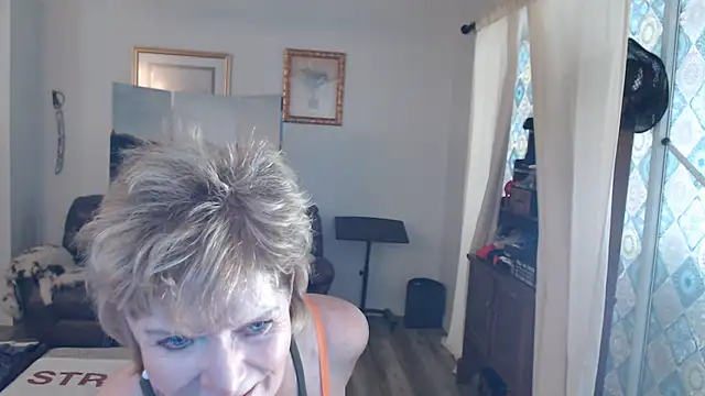 SindeeDix online show from August 2, 3:43 pm