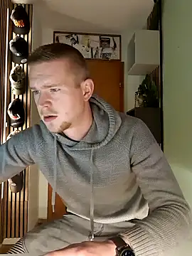 Snapshot of Playbunniboy chatting on December 15, 4:48 pm Playbunniboy online show from December 15, 4:48 pm