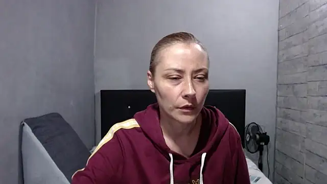 cataanderson  online show from April 7, 10:48 am