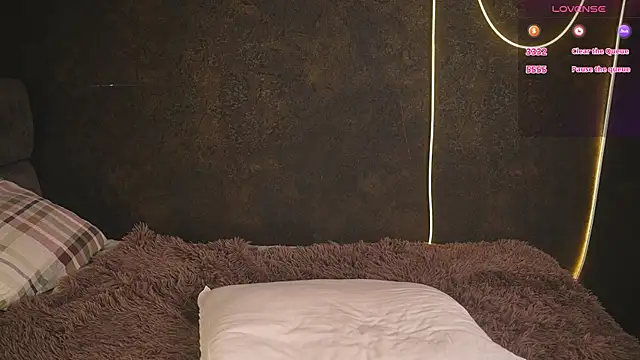 LinoAdaro online show from November 21, 4:44 am