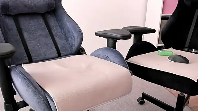 hotblonds online show from March 22, 1:08 pm