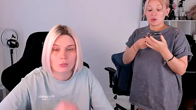 hotblonds online show from November 17, 10:10 am