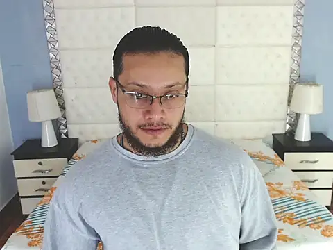 WilliamJhons online show from March 13, 9:37 pm