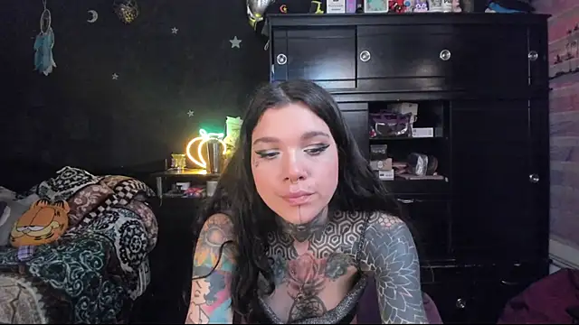 Lilmarieee online show from February 6, 10:10 pm