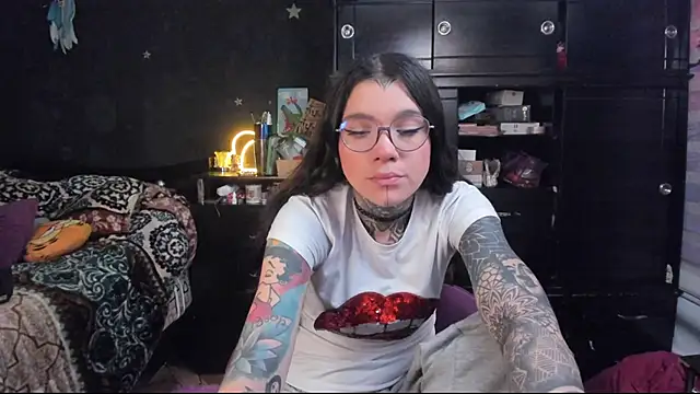 Lilmarieee online show from March 5, 10:10 pm