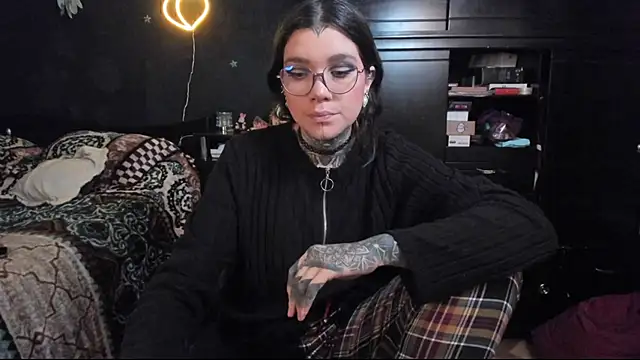 Lilmarieee online show from March 14, 10:38 pm