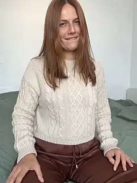 BritneyHall online show from April 29, 9:46 am