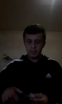 Snapshot of landy20cm chatting on December 5, 4:20 am landy20cm online show from December 5, 4:20 am