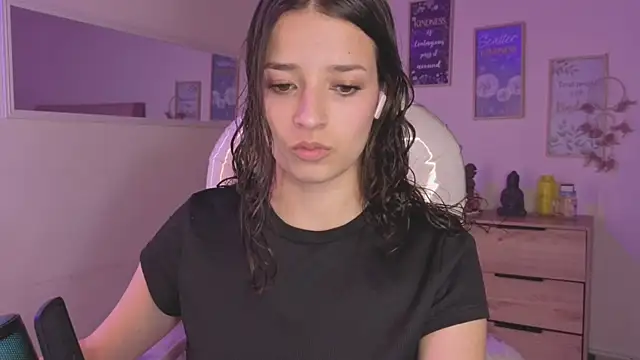 Amaia Daniells online show from October 10, 3:49 am