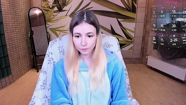 Snapshot of fleximona chatting on May 17, 10:00 am fleximona online show from May 17, 10:00 am