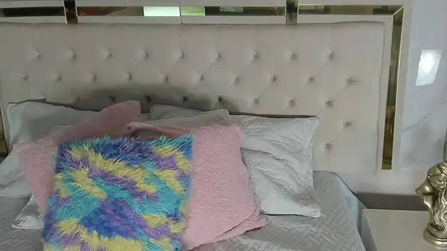 Snapshot of Meghan_stonne_ chatting on November 23, 7:13 pm Meghan stonne online show from November 23, 7:13 pm