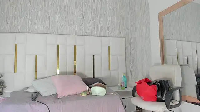 Meghan stonne  online show from January 10, 7:15 pm