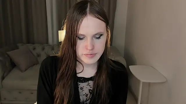 Snapshot of EffieMinki chatting on April 25, 9:34 pm EffieMinki online show from April 25, 9:34 pm