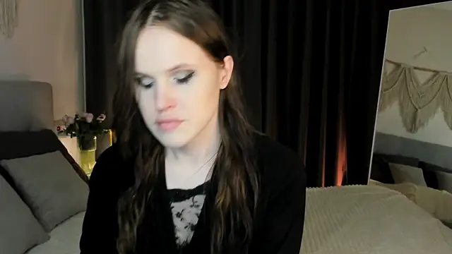 Snapshot of EffieMinki chatting on April 28, 8:47 pm EffieMinki online show from April 28, 8:47 pm