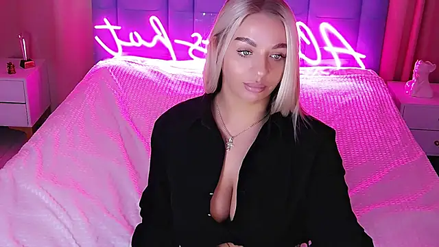 AllwaysHotJ online show from October 26, 2:17 am