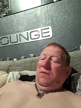 tomtom111111 online show from October 8, 8:28 pm