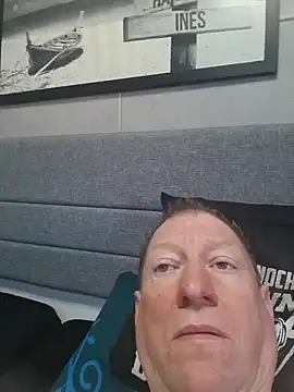 tomtom111111 online show from October 14, 2:29 pm