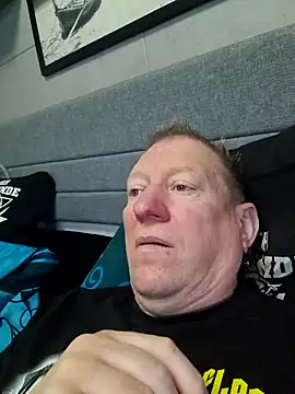 tomtom111111 online show from October 18, 11:44 am