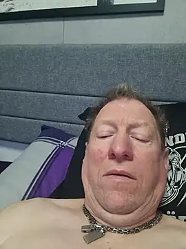 tomtom111111 online show from November 2, 3:03 pm