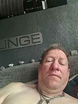 tomtom111111 online show from November 4, 1:32 pm