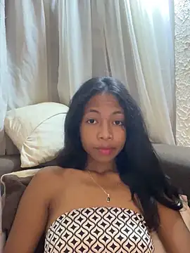 missuua online show from October 2, 8:05 pm