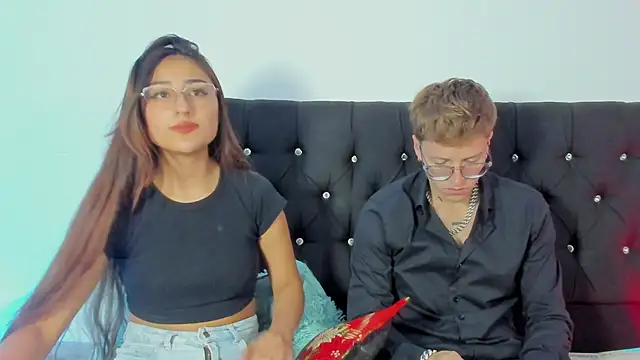 Snapshot of A_sexy_couple__ chatting on November 9, 11:36 pm A sexy couple online show from November 9, 11:36 pm