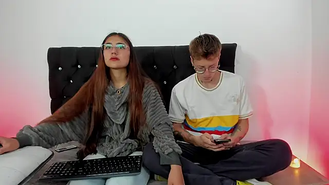 Snapshot of A_sexy_couple__ chatting on November 10, 7:46 pm A sexy couple online show from November 10, 7:46 pm