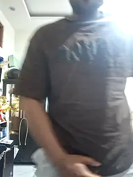 Snapshot of GYMBOY0071 chatting on February 1, 8:13 am GYMBOY0071 online show from February 1, 8:13 am