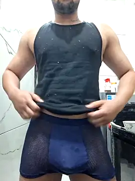 Snapshot of GYMBOY0071 chatting on February 19, 10:22 am GYMBOY0071 online show from February 19, 10:22 am