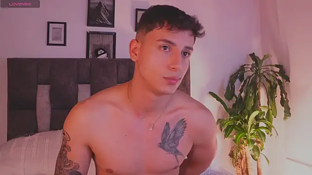 Snapshot of I_Gabriel chatting on June 19, 7:56 am I Gabriel online show from June 19, 7:56 am