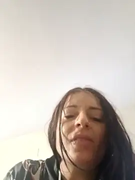 Snapshot of khloebanques chatting on March 1, 11:51 pm khloebanques online show from March 1, 11:51 pm