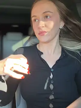 Snapshot of lunagirl13 chatting on October 20, 9:59 pm lunagirl13 online show from October 20, 9:59 pm