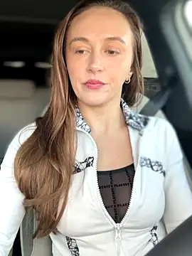 Snapshot of lunagirl13 chatting on November 18, 6:01 pm lunagirl13 online show from November 18, 6:01 pm