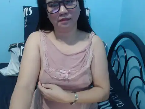 stacie iris online show from December 17, 2:34 pm