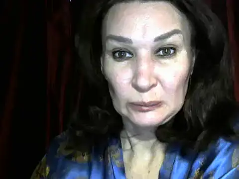 Snapshot of PrettyAndWild chatting on December 2, 1:24 pm PrettyAndWild online show from December 2, 1:24 pm