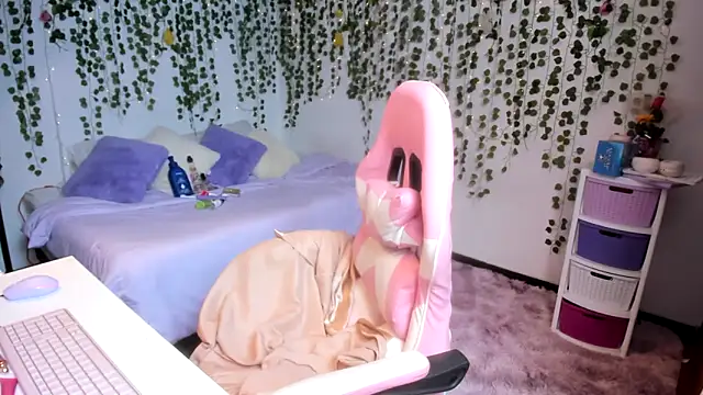 Snapshot of violeta_milleer chatting on November 25, 5:35 pm violeta milleer online show from November 25, 5:35 pm