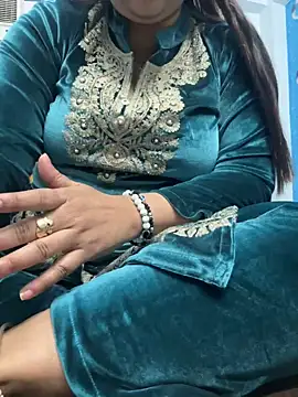Snapshot of Preet_Kaur_69 chatting on December 17, 10:01 am Preet Kaur 69 online show from December 17, 10:01 am