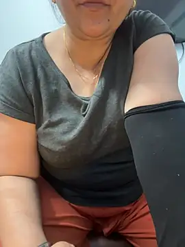 Snapshot of Preet_Kaur_69 chatting on December 26, 6:33 pm Preet Kaur 69 online show from December 26, 6:33 pm