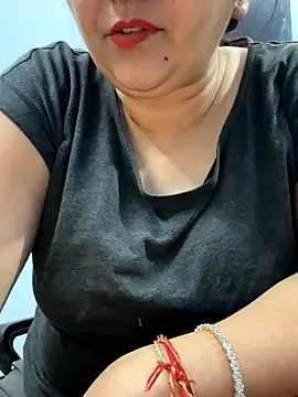 Snapshot of Preet_Kaur_69 chatting on October 28, 3:21 am Preet Kaur 69 online show from October 28, 3:21 am