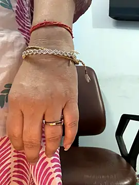 Snapshot of Preet_Kaur_69 chatting on November 20, 6:18 pm Preet Kaur 69 online show from November 20, 6:18 pm