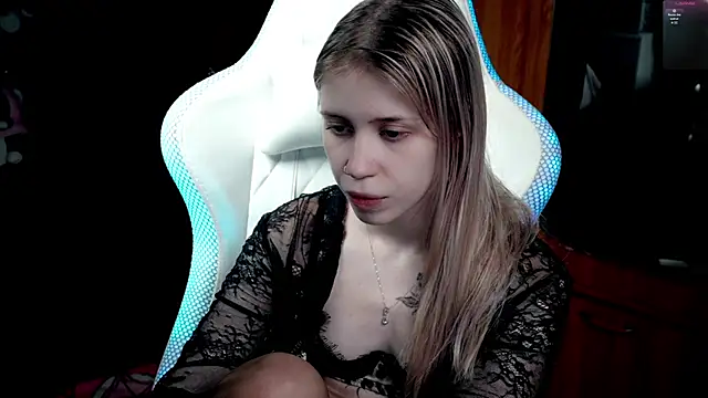 ho1yho1e online show from November 29, 6:44 pm