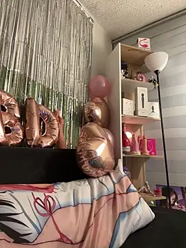 lilly sweett online show from December 16, 11:10 pm