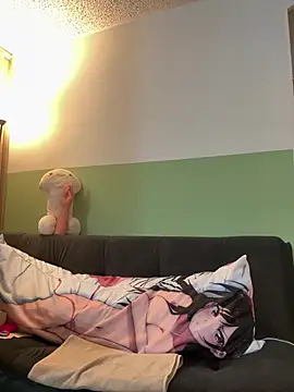 lilly sweett online show from February 9, 9:30 pm